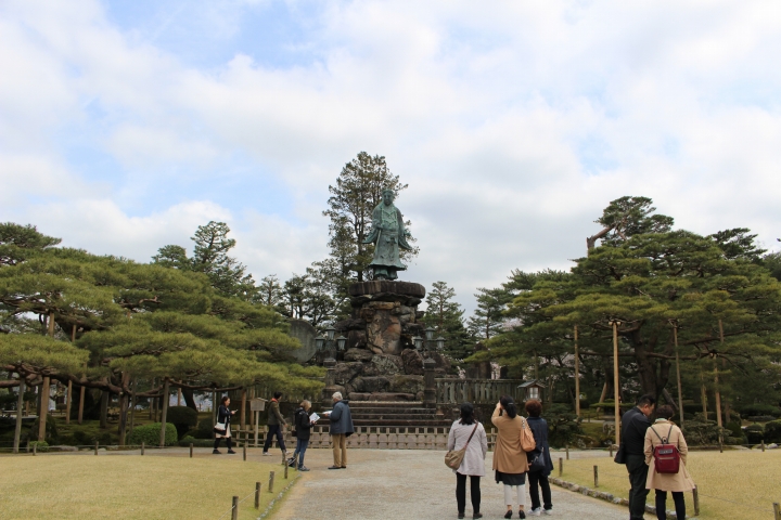 兼六園の日本武尊像
